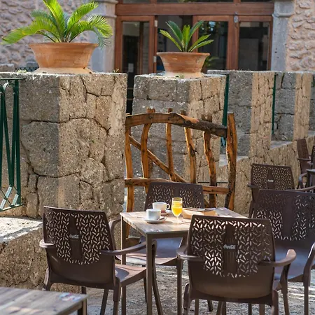 Santuari De بيت ضيافة 2*